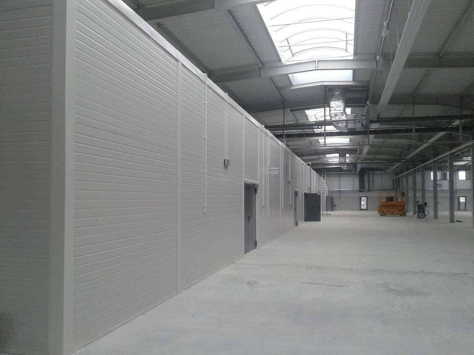 Hala magazynowa o dużej powierzchni