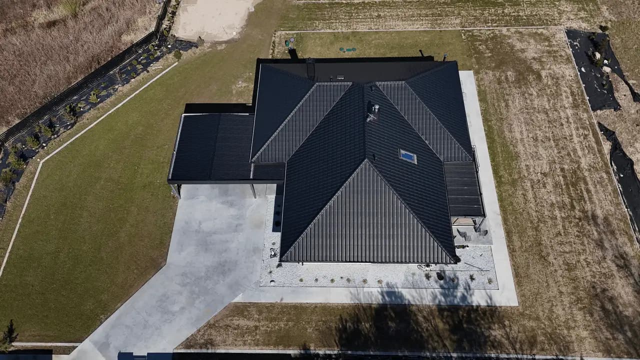 Montaż blachodachówek modułowych